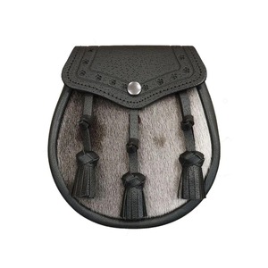 Sporran écossais semi-formel en cuir noir gaufré celtique fait main avec badge de lion antique – Meilleur prix - Product Image 2