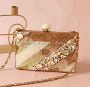 Artesanía de lujo Bolso de noche hecho a mano para dama Embrague de nácar con metal para bodas Bolso ligero de moda - Product Image 4