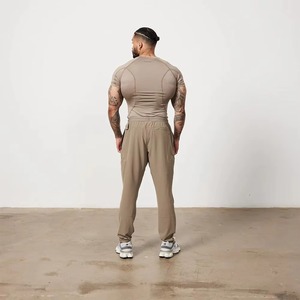 T-shirt de sport à manches courtes pour homme, coupe musclée, logo personnalisé, séchage rapide, hauts de sport, chemises de compression pour l'entraînement, polyester respirant - Product Image 6