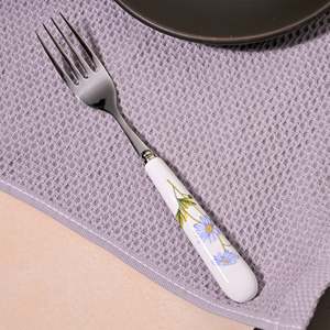 Ensemble de 2 fourchettes en acier inoxydable à manche en céramique motif marguerites – Idéal pour fruits, desserts, usage en restaurant, petite taille, compatible Halloween - Product Image 5