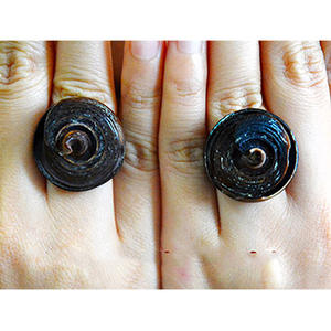 Bague en coquillage naturel d'Indonésie, bijoux en coquillage, motif coquillage, coquillage naturel de 5 cm, bague en coquillage naturel, artisanat. - Product Image 3