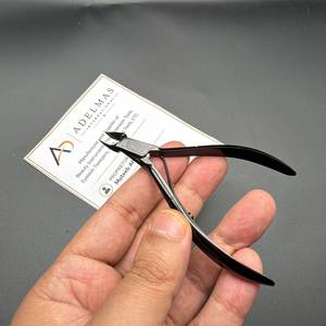 Pince à cuticules en acier noir au plasma avec embout de 8 mm, logo personnalisé, instrument de beauté, outil de soin des ongles en gros - Product Image 6