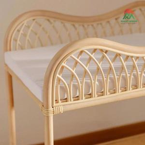 Cuna de ratán Nhat Minh con diseño tropical y acabado natural para bebés y niños de 0 a 3 años, con cambiador. - Product Image 2