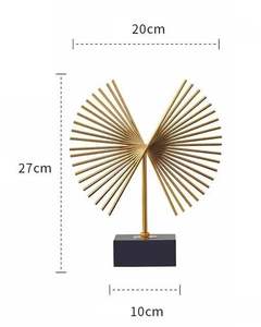 Objets décoratifs et sculptures artistiques en métal raffiné pour sublimer les histoires d'ameublement modernes - Product Image 1