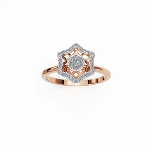 Bague Statement Étoile Diamant Émeraude en Argent Plaqué Rhodium, Bijoux de Luxe pour Homme avec Sertissage Central en Grappe - Product Image 1