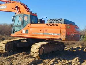 รถขุดตีนตะขาบ Doosan DX300LC DX380 มือสอง ปี 2018 น้ำหนัก 38 ตัน 151 กิโลวัตต์ เครื่องยนต์และปั๊มไฮดรอลิก สำหรับงานก่อสร้างและงานดิน - Product Image 2