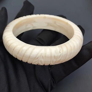 Nuevo diseño de alta calidad para damas, ropa de fiesta, joyería de moda, brazalete de resina de Color negro, brazalete de resina hecho a mano a bajo precio - Product Image 1