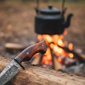 Cuchillo de Caza de Acero de Damasco Hecho a Mano, Mango de Madera de Palisandro, Hoja Fija, Cuchillo Multifuncional para Camping y Actividades al Aire Libre, Grado Industrial OEM - Product Image 4