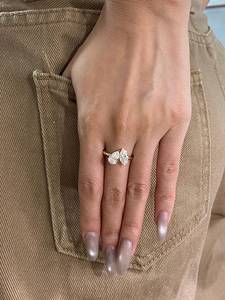 Anillo Toi Moi Único con Diamante Cultivado en Laboratorio de Corte Marquesa y Pera de 1.01CT, con Oro Sólido de 14K, Regalo de Compromiso para Novias - Product Image 4