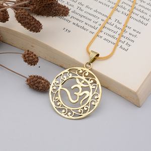 Pendentif Om plaqué or, symbole religieux hindou, bijoux de mode unisexe en alliage, design rond en filigrane - Product Image 5
