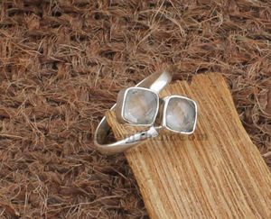 Bague carrée en cristal en gros, bague à deux pierres en argent sterling 925 pour femme, bague de fiançailles en pierres précieuses, fournisseur de bijoux - Product Image 6