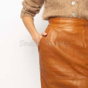 Mini-jupe pour femme en cuir d'agneau véritable de haute qualité, de fabrication pakistanaise, dernier design, avec fermetures éclair, en vente. - Product Image 3
