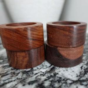 Juego de Anillos para Servilletas de Madera Maciza Natural, Hechos a Mano, Ecológicos, para Mesa de Comedor - Product Image 1