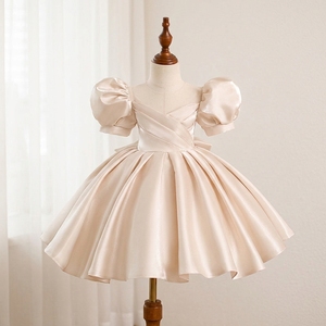 Robe de princesse d'anniversaire en satin champagne, manches bouffantes, robe de bal de luxe pour filles par Tutupetti, fabriquée au Vietnam, OEM ODM - Product Image 1