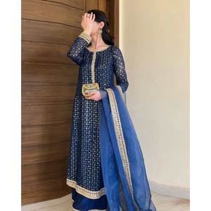 Tenue de soirée taille XL avec fil et séquence pour un look élégant - Product Image 6