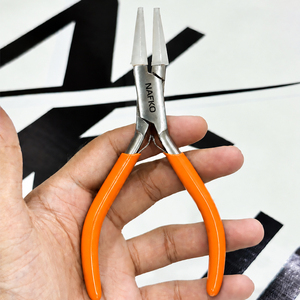 Pince à bec rond en acier au carbone avec mâchoires en nylon, outils de fabrication de bijoux, résistante aux rayures, pour plier les fils et former des boucles, mâchoires de remplacement - Product Image 1