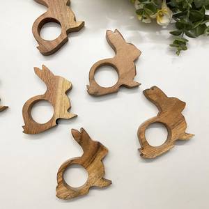 Anneaux de serviette en bois faits à la main, anneaux de serviette de Pâques en bois, anneaux de serviette lapin, supports d'anneaux de serviette, naturels et rustiques pour la table - Product Image 4