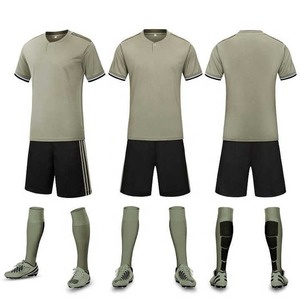 Uniforme de football pour hommes, design unique, hiver/été, logo personnalisé, nom de l'équipe, 100% polyester, léger, respirant, séchage rapide, short - Product Image 3