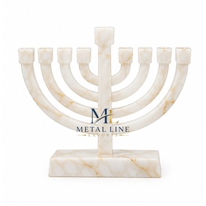 Ménorah personnalisée en résine effet marbre, chandelier à 9 branches pour Hanouka, porte-bougie en résine pour la décoration de la maison et les fêtes juives, fournisseur OEM - Product Image 3