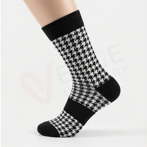 Chaussettes pour hommes, motif pied-de-poule, tricotées, respirantes, pour un usage quotidien en automne, style classique - Product Image 3