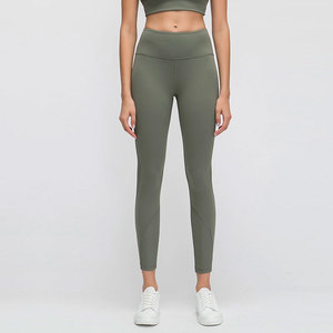 Conjunto de Yoga de 2 Piezas para Mujer, Color Negro, Top Corto con Espalda Cruzada, Leggings de Cintura Alta, Sin Costuras, Spandex/Nailon, Elástico en 4 Direcciones - Product Image 3