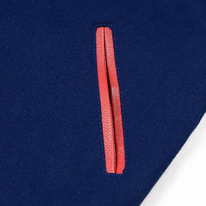 Veste universitaire de haute qualité pour hommes, idéale pour les étudiants et les activités sportives, en toile écologique avec logo frontal imperméable - Product Image 4