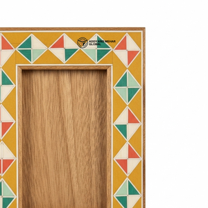 Plateau de service rectangulaire en bois artisanal avec bordure incrustée de carreaux géométriques colorés - Product Image 6