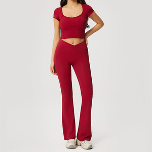 Ensemble de sport et yoga personnalisé avec logo, soutien-gorge respirant en tissu uni, legging évasé, pour entraînement, gym, fitness et tenue active - Product Image 2