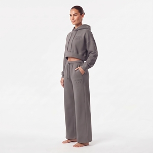 Conjunto de sudadera con capucha de manga larga y hombros caídos y pantalones jogger de pierna ancha con cordón, de marca privada personalizada para mujer - Product Image 4