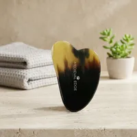 Gua Sha de luxe portatif en corne naturelle, forme cœur, style médiéval, design original d'usine indienne, pour le visage et la relaxation