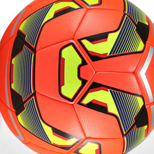 Ballon de football américain personnalisable de haute qualité, matériau durable, taille, couleur et logo personnalisables, entraînement professionnel, fabriqué au Pakistan - Product Image 5