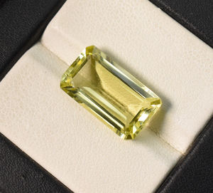 Piedra Preciosa de Cuarzo Limón Natural en Forma de Octágono 16.5X9.5X6 mm 7.15 ct - Product Image 3