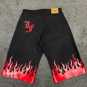 Shorts en jean vintage noirs personnalisés pour hommes, style streetwear, avec broderie motif flamme, respirants, séchage rapide, en coton délavé léger - Product Image 6