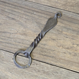 Abridor de Botellas de Hierro Forjado a Mano, Diseño Vintage, Accesorio de Bar Duradero para el Hogar, Cocina, Restaurante, Pub y Entretenimiento al Aire Libre - Product Image 6