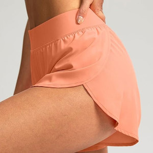 Tela Elástica con Ajuste Relajado, Ideal para un Estilo de Vida Activo, Uso en Actividades al Aire Libre, Pantalones Cortos Nora - Product Image 6