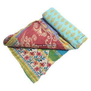 Proveedor de mantas y colchas Kantha, lote al por mayor de colchas Kantha hechas a mano, mantas reversibles indias cosidas a mano, mantas pesadas de sari antiguo. - Product Image 4
