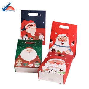 Sac en papier cadeau de Noël écologique avec impression personnalisée et poignées renforcées pour emballage de vente au détail - Product Image 2