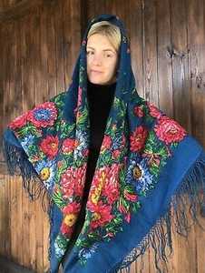 Chal de lana gris con bordado floral, bufanda con flecos de flores rosa intenso, estilo mexicano, para mujer, ideal para invierno. - Product Image 2
