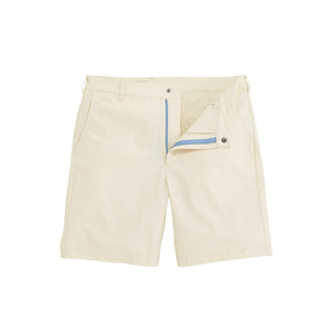 Shorts décontractés pour hommes, coupe confortable, conçus pour des mouvements fluides, style épuré et coupe équilibrée. - Product Image 1