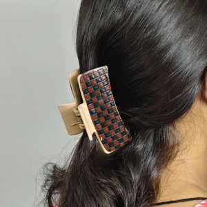 Pinzas de Pelo de Cuero Hechas a Mano de Alta Calidad, Diseño Elegante, Duraderas y Ligeras, Pinzas de Pelo para Mujer para Uso en Fiestas - Product Image 3