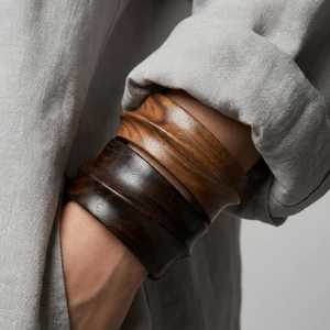 Collection de Bracelets en Bois Artisanaux – Joncs en Bois Naturel avec Décorations en Laiton – Durables, Faits Main, Formes Multiples, Qualité Supérieure - Product Image 5