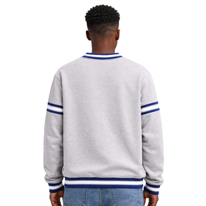 Pull à col rond en chenille gris Phi Beta Sigma avec motif de fraternité grecque, design chenille classique, confort et style premium - Product Image 2