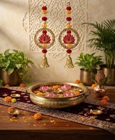 Décoration murale traditionnelle indienne pour mariage, en MDF, motif fleur de lotus, avec anneaux dorés, Latkan Toran, pompons et clochettes en laiton, pour la maison