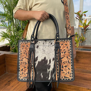 Bolso Tote de Cuero de Alta Calidad, Gran Capacidad, Diseño Artesanal, para Mujer, Estilo Occidental, con Flores, para Llevar Oculto, Bandolera - Product Image 2