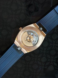 Reloj de Hombre Mecánico Automático de Edición Limitada con Correa de Caucho de Lujo de Alta Calidad, Bisel Dorado y Calendario Perpetuo con Fase Lunar - Product Image 5