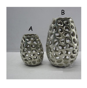 Vase floral en aluminium raffiné pour embellir l'intérieur, arrangements floraux décoratifs et style moderne pour la maison - Product Image 3
