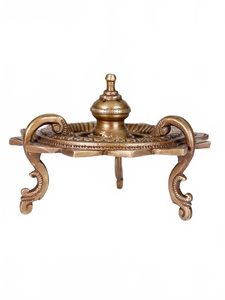 Porta Incienso de Latón de Lujo con Diseño de Loto, con 5 Ranuras para Varillas, Soporte Decorativo para Agarbatti, para el Hogar, Templo, Meditación, Yoga y Prácticas Espirituales - Product Image 4