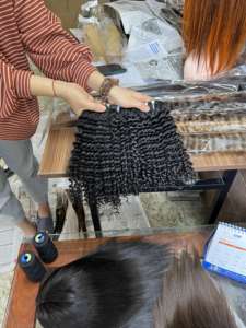 วิกผมต่อผมสีดำหยิกน้ำยาวเต็มรูปแบบผมบริสุทธิ์คุณภาพสูงจากเวียดนาม - Product Image 5