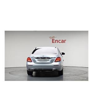 Mercedes-Benz Clase E E300 Exclusive Abril 2018 46.548 km Caja de Cambios Automática Volante a la Izquierda Asientos de Cuero Norma de Emisiones Euro V - Product Image 3