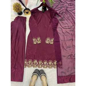 Vêtements indiens et pakistanais de créateur, ensemble élégant pour les fêtes, haut-bas et dupatta - Product Image 3